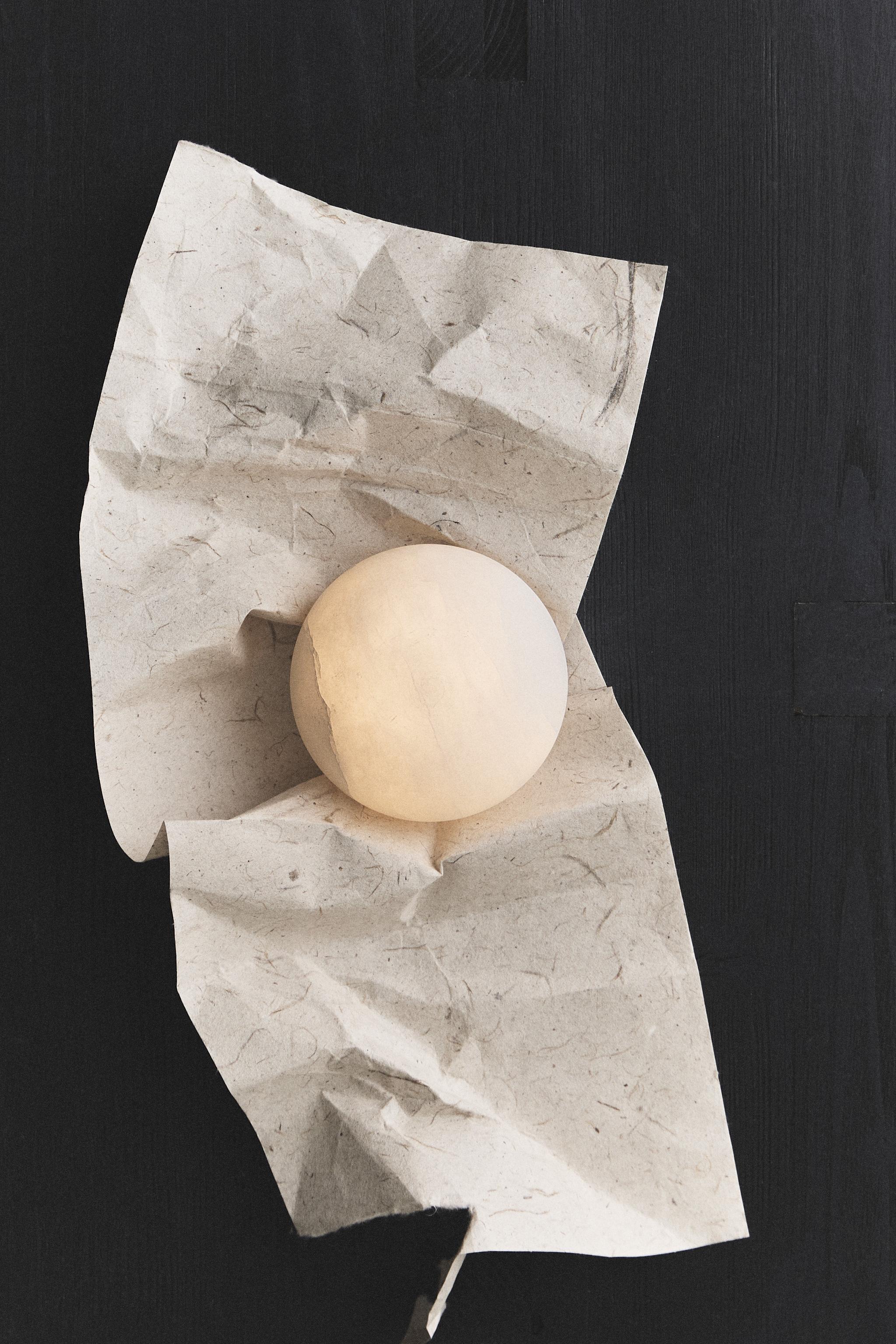 ROUND ALABASTER TABLE LAMP